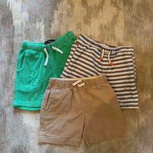 Bundle of 3 boy shorts (size 7)
Crew cut , mini B. terry and mini B. Striped